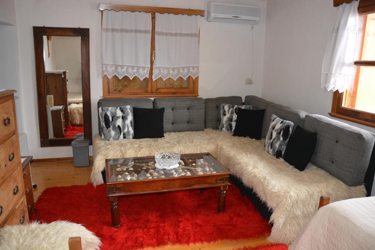 Guest House Memushi Гірокастра Екстер'єр фото