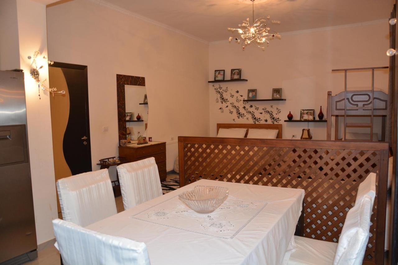Guest House Memushi Гірокастра Екстер'єр фото