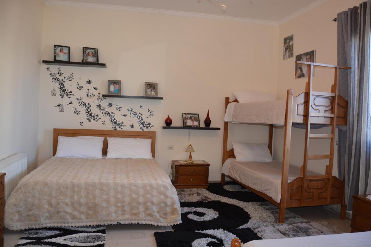 Guest House Memushi Гірокастра Екстер'єр фото