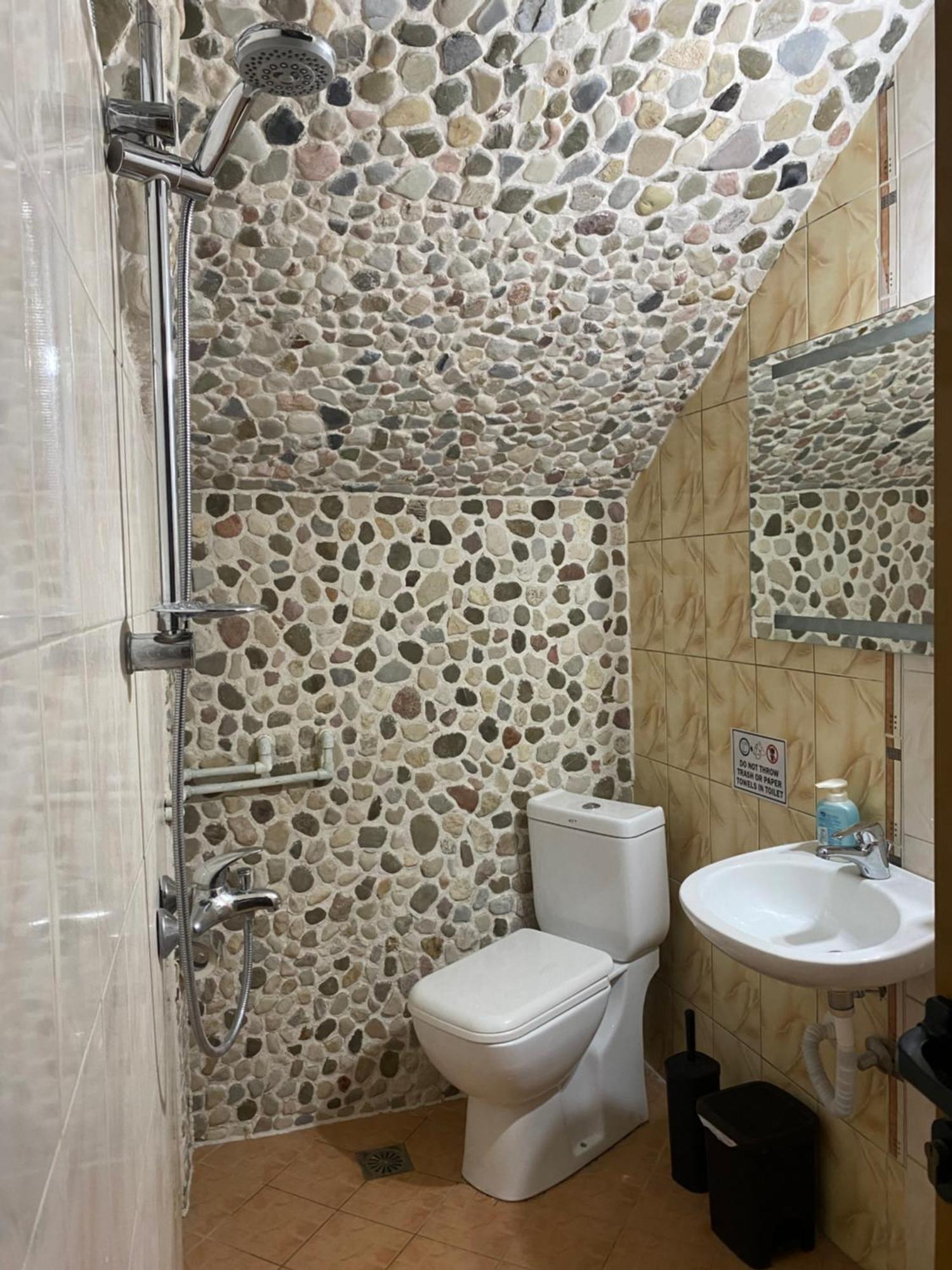 Guest House Memushi Гірокастра Екстер'єр фото