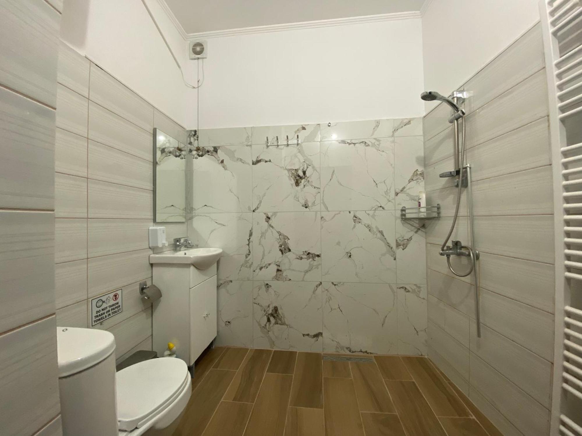 Guest House Memushi Гірокастра Екстер'єр фото