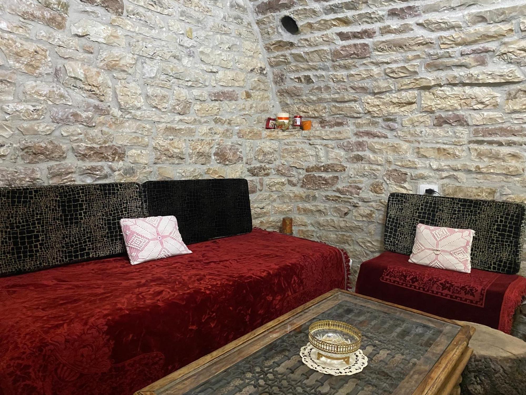 Guest House Memushi Гірокастра Екстер'єр фото
