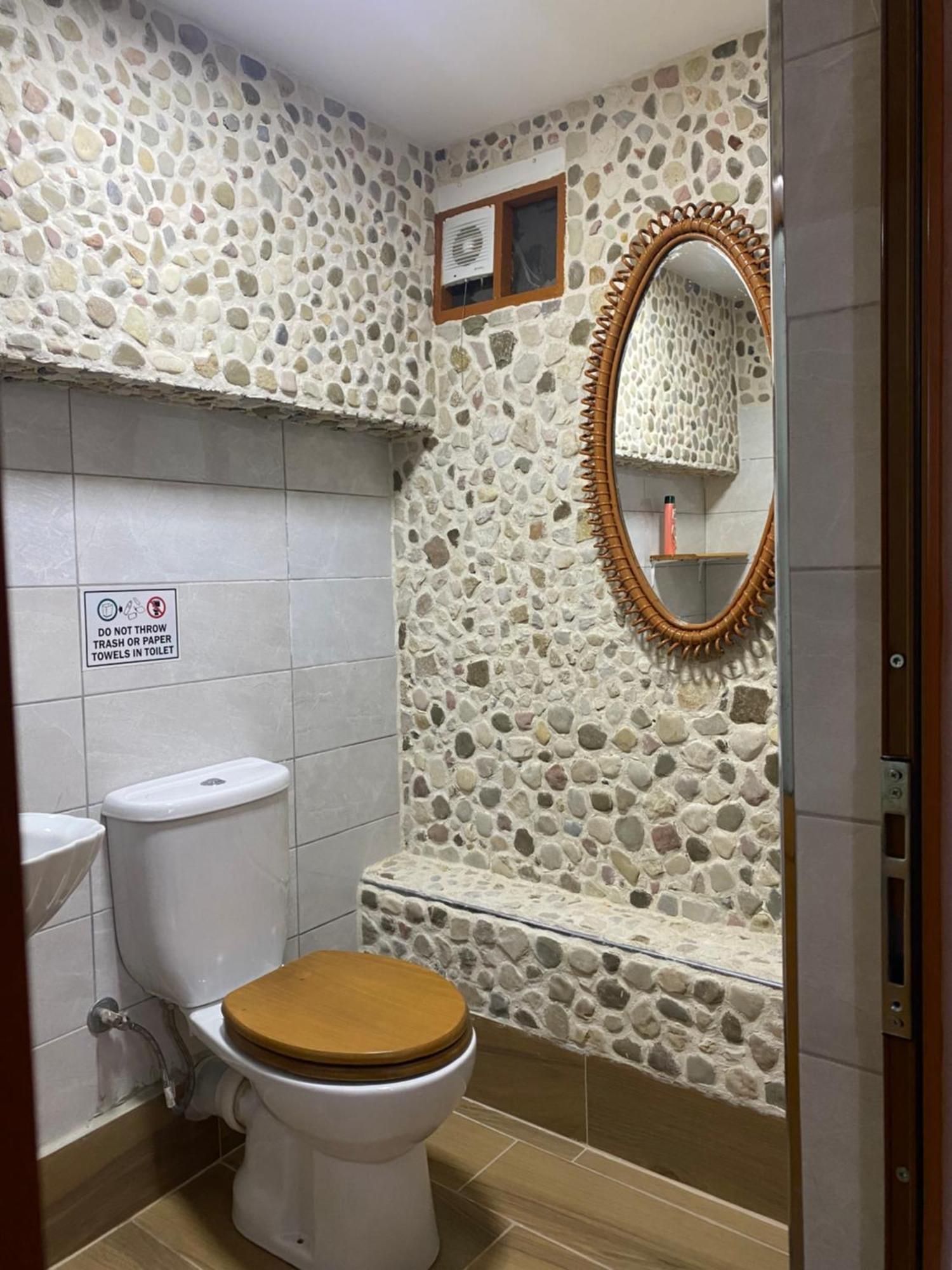 Guest House Memushi Гірокастра Екстер'єр фото