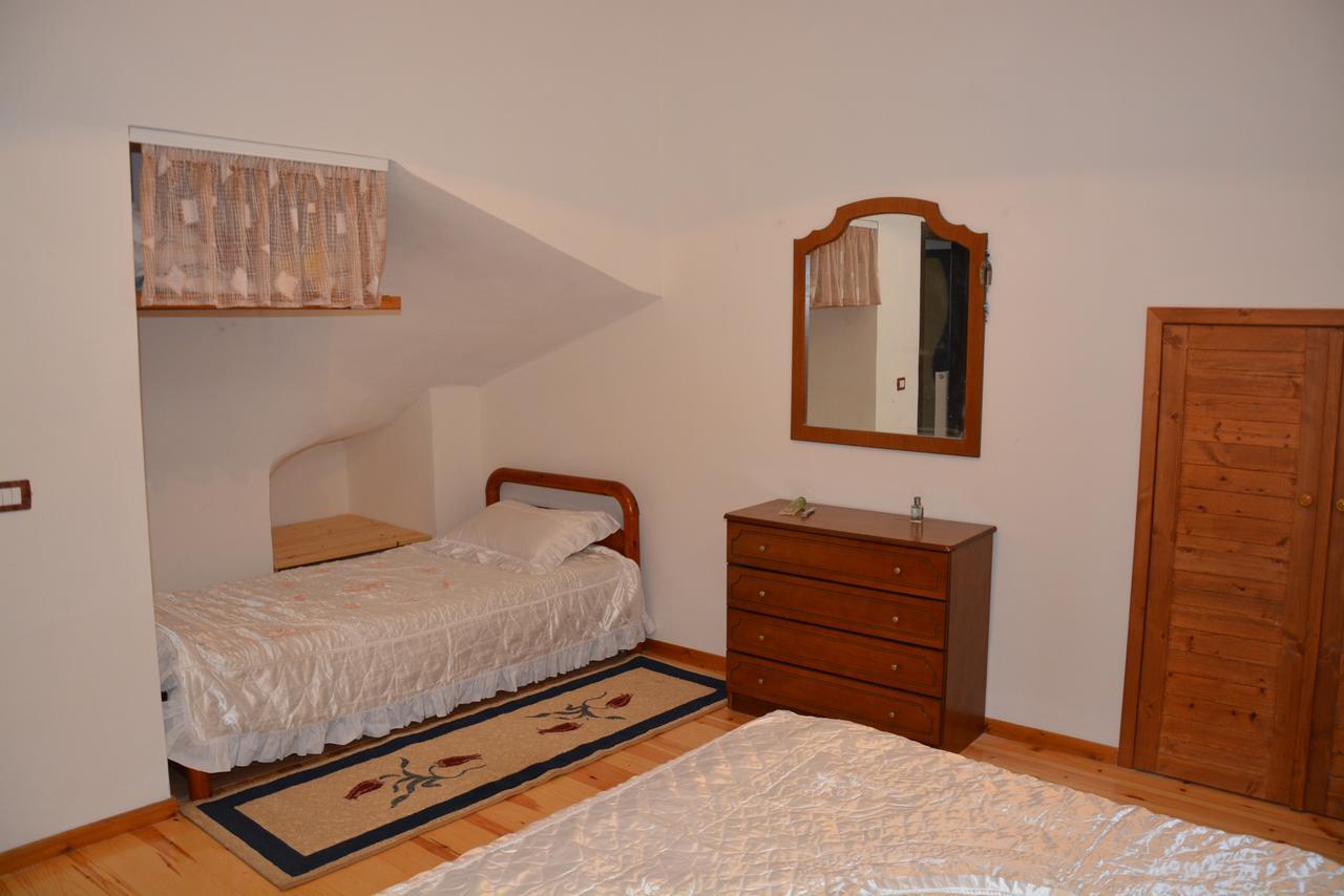 Guest House Memushi Гірокастра Екстер'єр фото