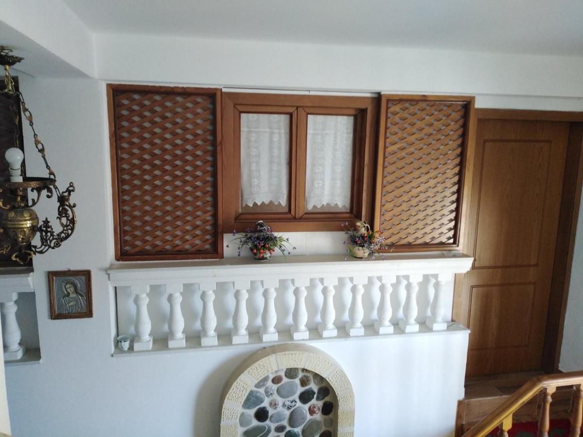Guest House Memushi Гірокастра Екстер'єр фото