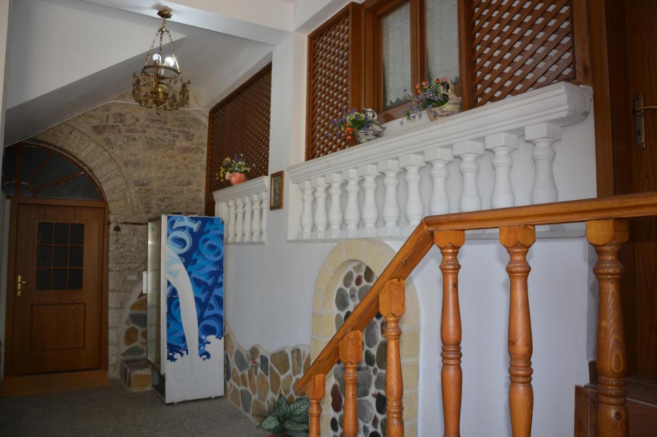 Guest House Memushi Гірокастра Екстер'єр фото
